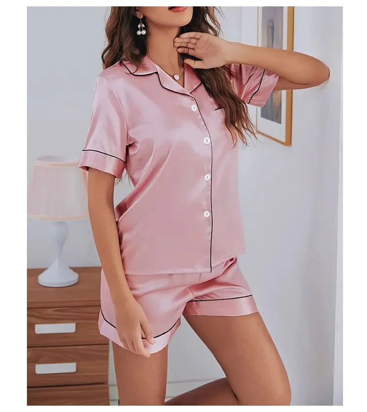 Pigiama in raso set due pezzi con bottoni multicolore 